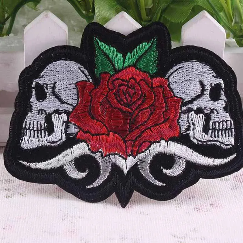 10st Rose Skull Patch Stickers Iron on Punk Rock Patch Biker Cheap Broderade fläckar för kläder märken