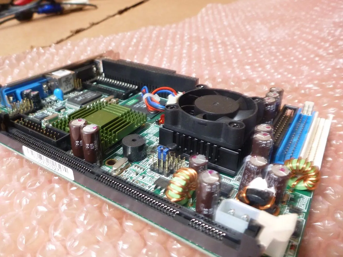IEI PCISA-C800EVR-RS-1G-R20 001S075-01-200 V 2.ISA C800EV SBC Pojedyncza płyta 100% Testowana praca, Używany, dobry stan z Warranem