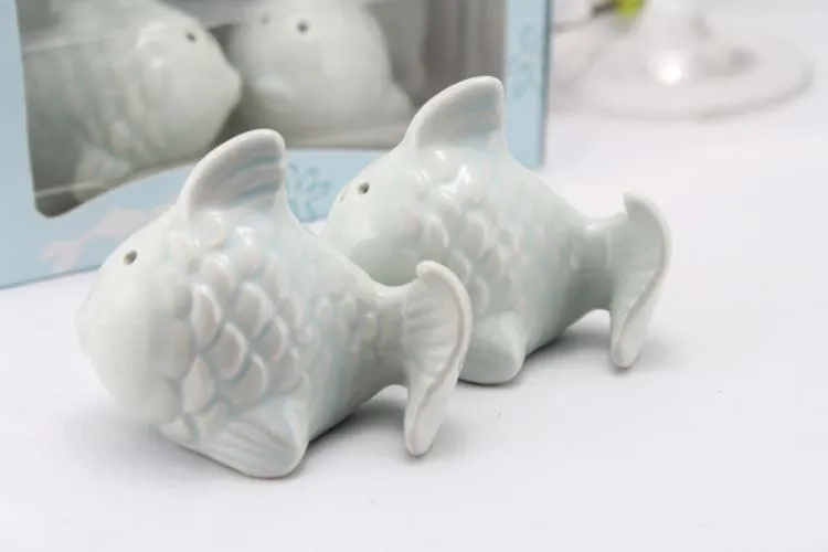 Kissing Fish Wedding Seasoning Cans Salt and Pepper Shaker Ceramic Spice Jars Wedding Party Favor Gift Supplies New