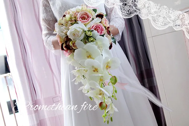 Nytt konstgjort vattenfall Royal Blue Wedding Buquets för brudar droppar rosa blommor brud brudtärna brosch bukett 20176803319