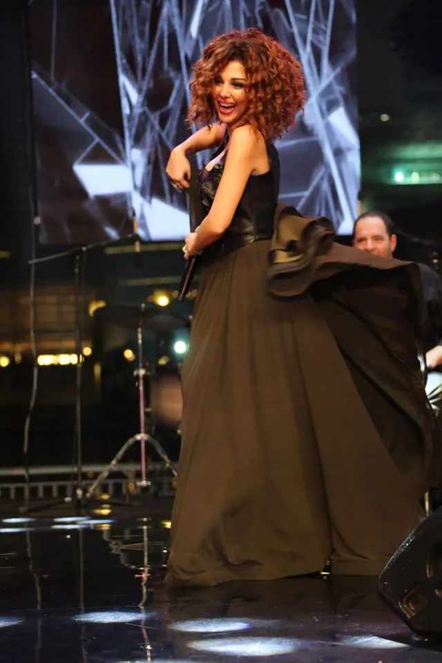 Sexy Abendkleider mit offenem Rücken aus Libanon, Myriam Fares, Spitzenapplikationen, arabische formale Abschlussfeier, Partykleider, maßgeschneidertes Abschlussballkleid