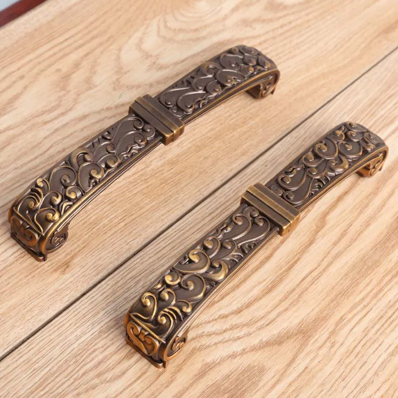 96mm 128mm Avrupa yaratıcı retro mobilya kolları 5quot Bronz Dresser Mutfak Dolabı Kapı Kolları Antik Pirinç Çekmecesi Knob2438457