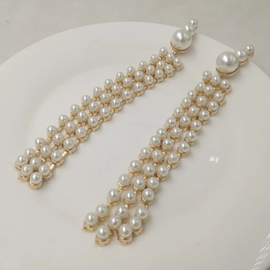 Nowa marka Barokowa Pearl Stud Kolczyki Dla Kobiet Moda Biżuteria 2017 Złote Kolczyki Pearl Tassel Wisiorek Kolczyki Ślubne Bijoux Brincos