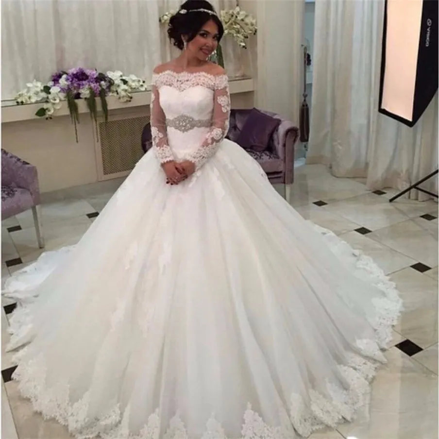 Vestidos de baile con hombros descubiertos de Arabia Saudita, vestido de boda de lujo de manga larga, vestidos de novia de encaje, cinturón de cuentas