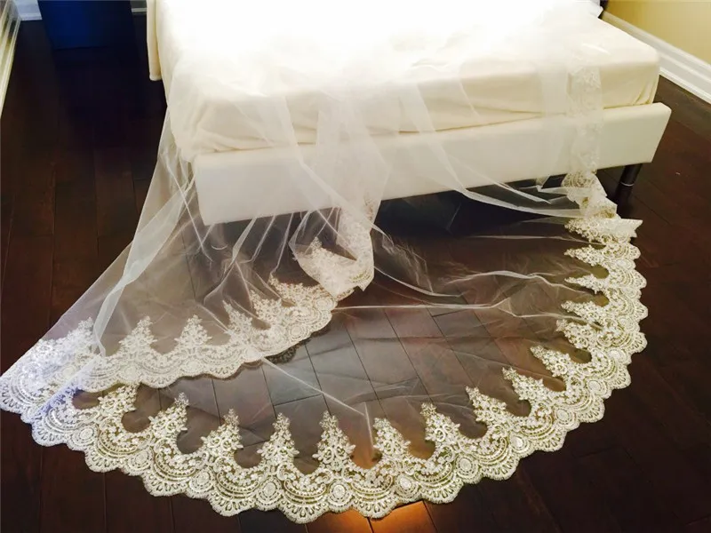 Nieuwe collectie One Layer Kantrand Lange Bruiloft Sluier 3 Meter Wit Ivory Bruids Sluier met Kam Bridal Accessoires