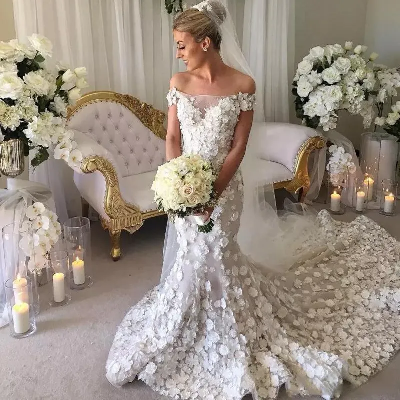 Increíbles vestidos de novia de flora blanca 2018 Primavera Verano fuera del hombro Vestidos de novia de sirena Tren de la corte Vestidos de boda por encargo