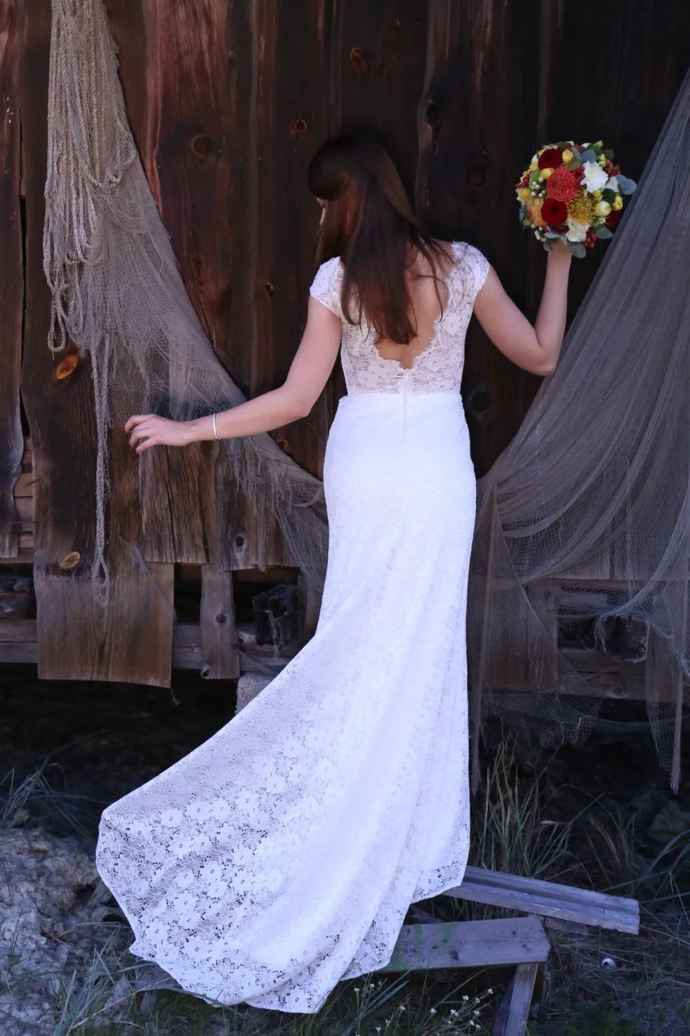 Boho Sirena Vintage Beach Abito da sposa in pizzo Corsetto Backless Bohemian con spalle scoperte Scollo a V Maniche ad aletta Abiti da sposa Realizzato su misura