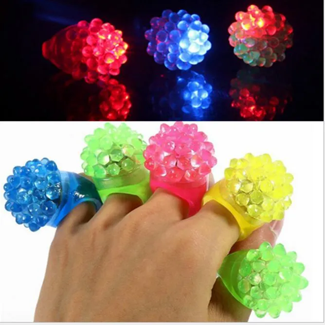 Novelty Led Strawberry Finger Ring Halloween Barn Blinkande LED Handskar Ring Silikon Finger Ljus Rolig Baby Toy