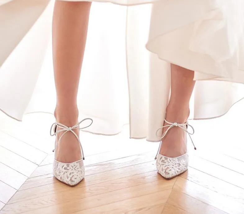 نمط جديد الأزياء بالجملة عالية الكعب أبيض وأشار تو للعروس منصة العروس أحذية الزفاف H209