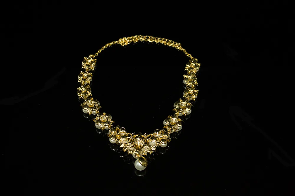 Luxus Brautschmuck Perlenkette Ohrring Zubehör Sets Blumenform mit Kristall Halskette Hochzeitsschmuck Verlobungsschmuck 6225121