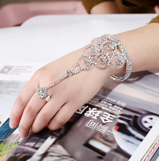 Beautiful Gold Bridal Jewellery - Stylish Ring Bracelet For Women |  Everlasting Bridal Jewelry - YouTube