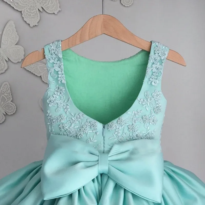 Lace Short Ball Gown Flower Girl Dresses Big Bow Back Mint Green Tiered Pageant Gowns Vintage Bead Fancy Dress Kostymer