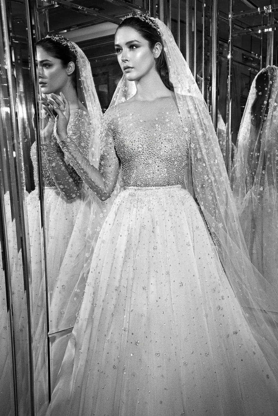 Crystal Zuhair Murad Wedding Dress Vintage Illusion Long Sleeve Sheer Neck Winter Tulle Beaded Court Train Backless Bridal Gowns