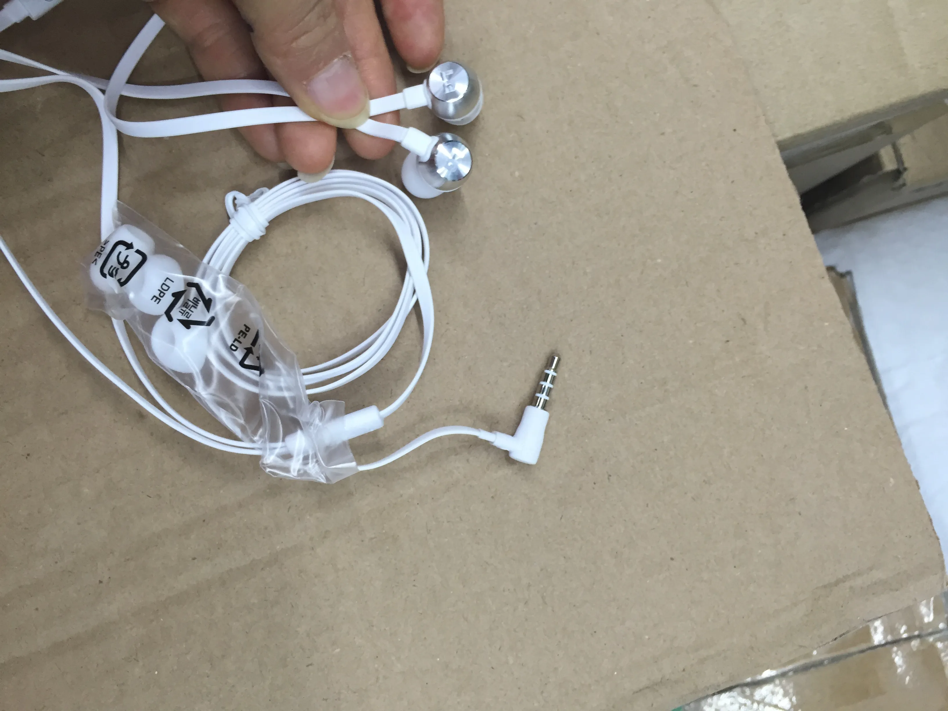 Fornitura Allingrosso DHL Libero LG G5 Auricolare Auricolare Originale Con  Microfono / Telecomando In Ear 3.5mm Musica Mobile Chiamata Cuffie  Auricolari Stereo Suono ORI Da Nilahu0903, 4,28 € | DHgate Italy