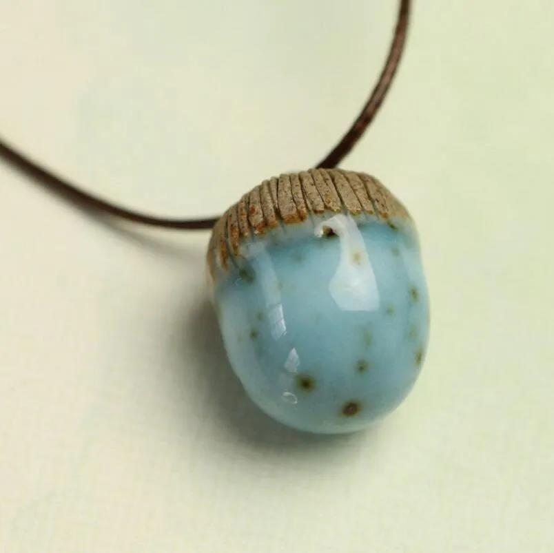Högkvalitativt halsband Liten färsk ekollon kort stycke Wild keramiska smycken WFN492 med kedja Blanda order 20 stycken mycket