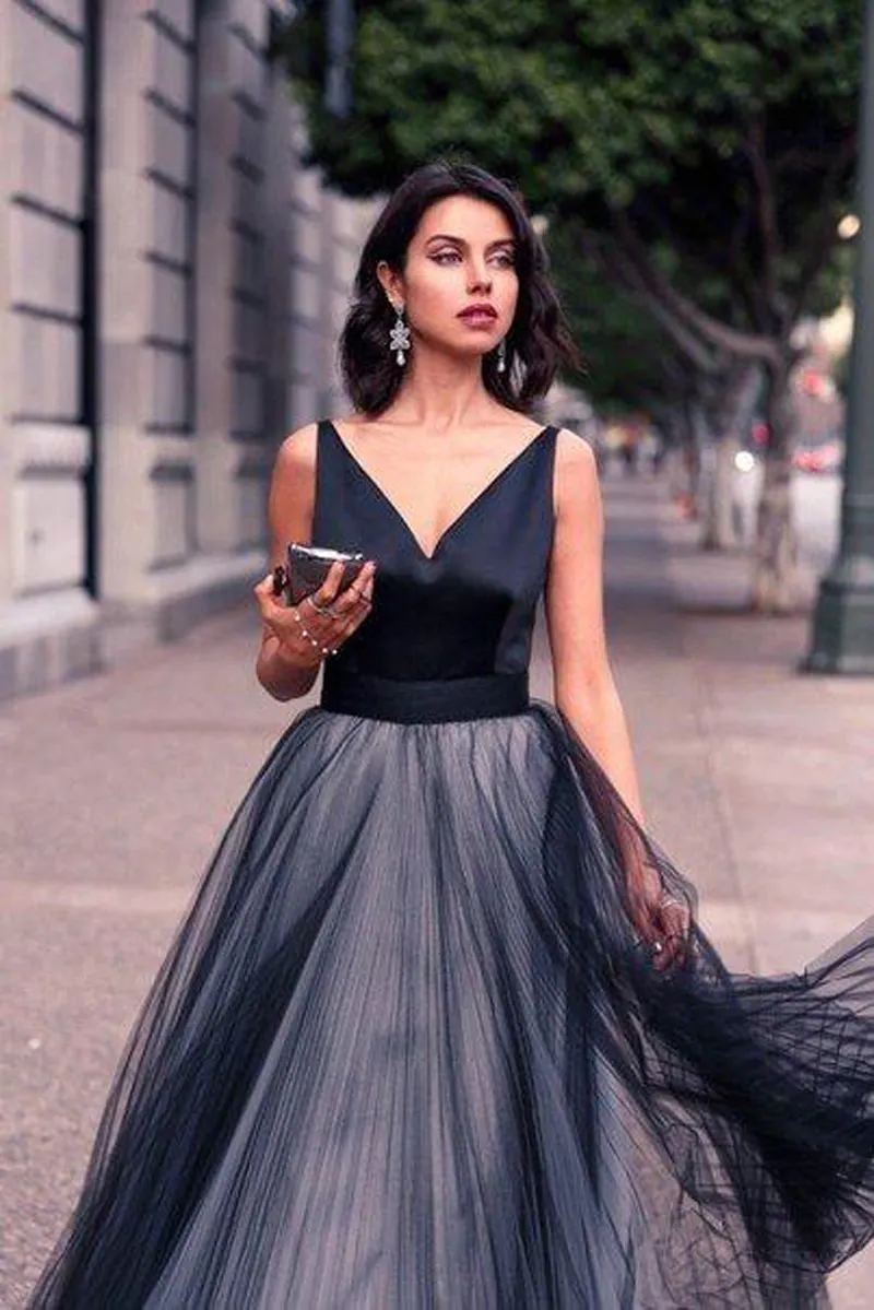 Nice Formal Black Tulle Evening Dresses Satin Spaghetti Straps V Neck Vintage Long Cut Out Prom Party Dresses Custom Made Women Gowns