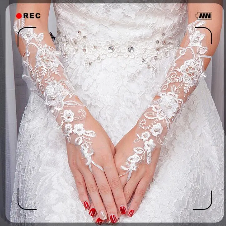 2017 More Style Chic Lace Elbow Wedding Gloves With Beading Elegant Bridal Gloves With Fingerless Wedding Accessories