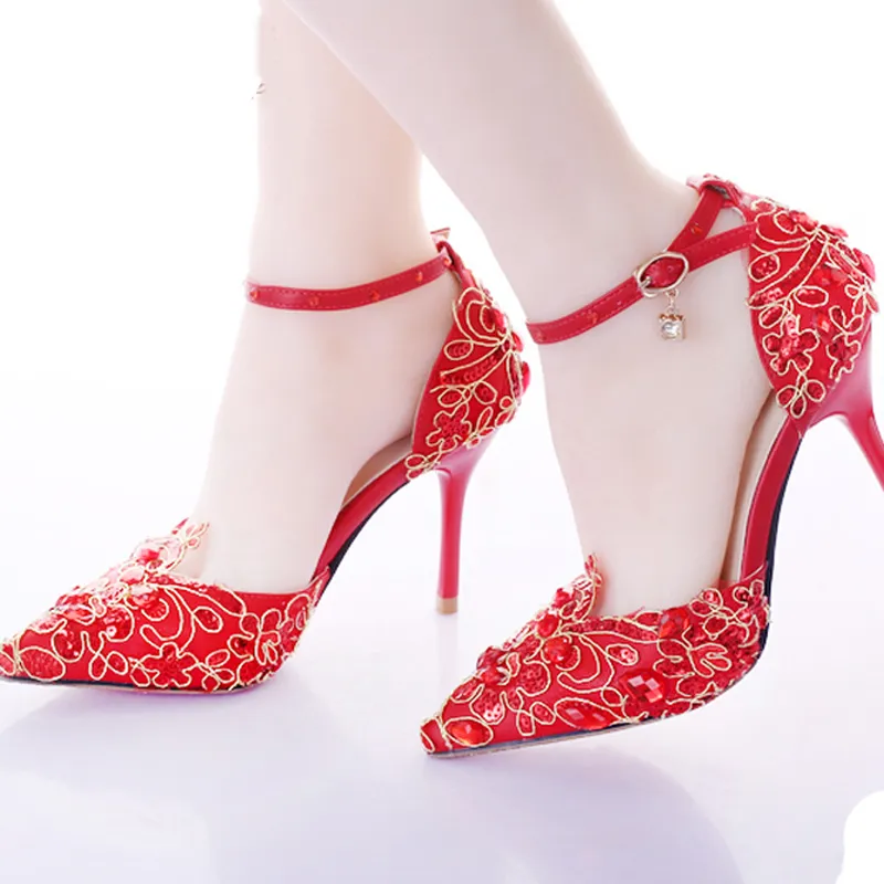 Tornozelo Correias de Salto Alto Bonito Vermelho Sapatos de Noiva Rendas Plataforma Sexy Vestido Formal Sapatos com Glitter Lantejoulas Partido Bombas de Baile Dedo Apontado