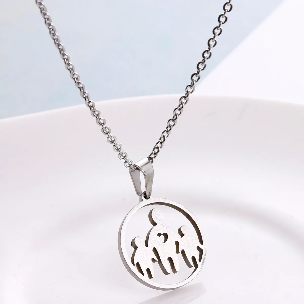 EVERFAST Whole Family Love Pendant Stainless Steel Necklace O Chain Chokers Necklaces Sisters Friends Lucky Gift Jewelry 2806