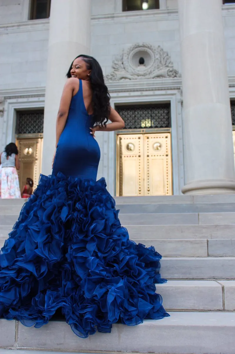 2021 Royal Blue Prom Dresses Evening Gowns Sexig Deep V Neck Sleeveless Mermaid Ruffles Organza Kjol Formella festklänningar4623677