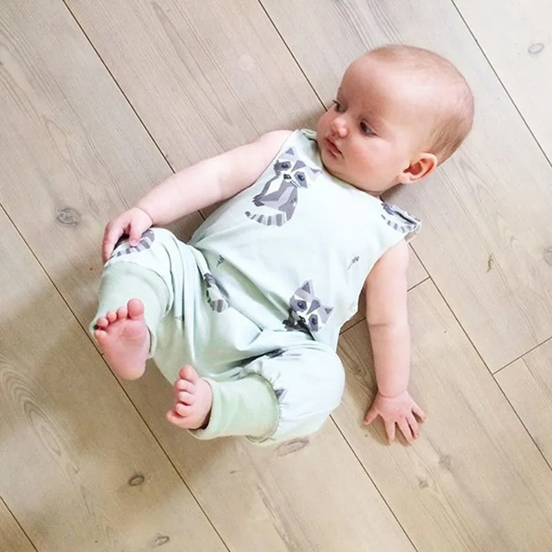 Nyfödd baby kläder söt baby romer sommar ärmlös tvättbjörn tryckt jumpsuit baby en bit kostym outfits barn kläder bomull babysuit