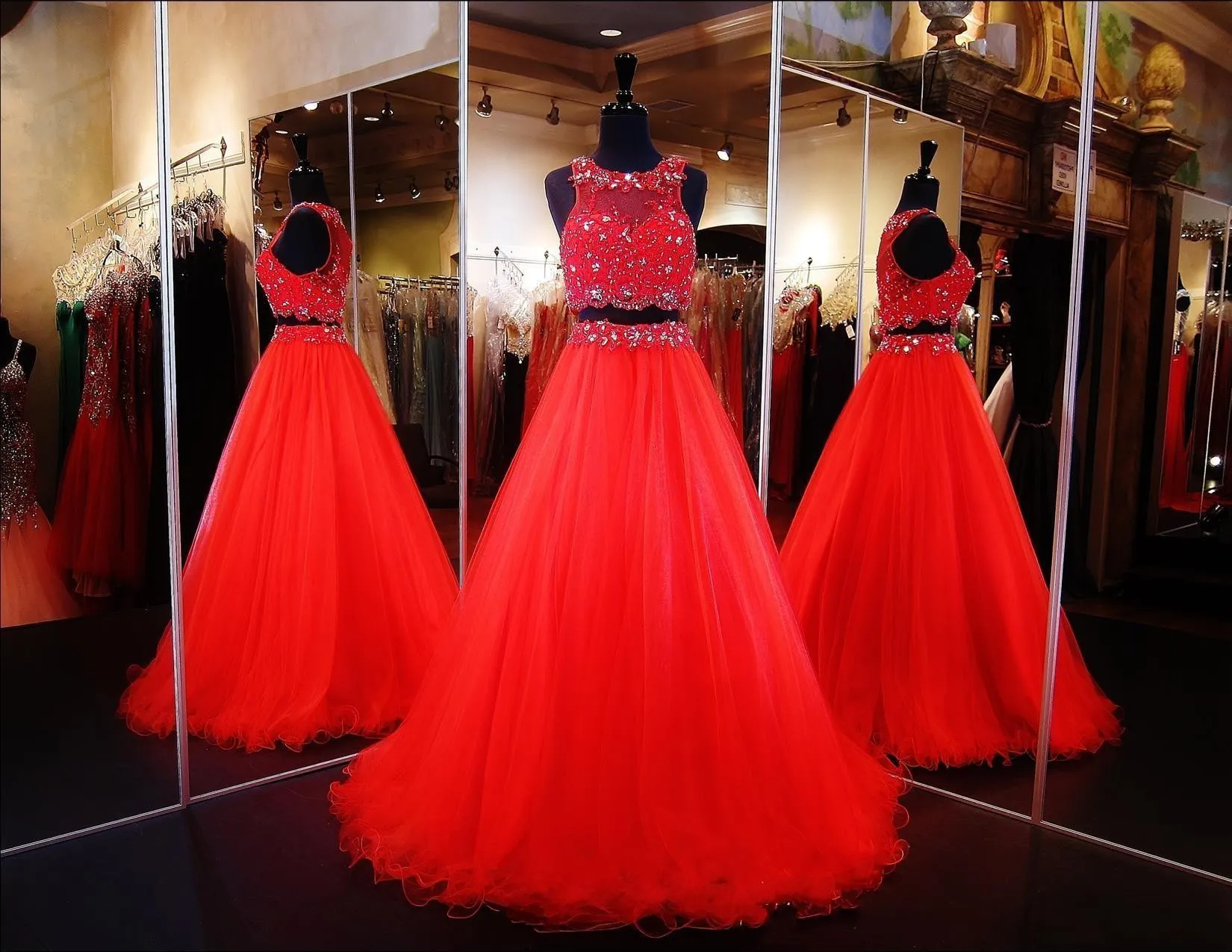 Red Crystals Beaded Two Pieces Prom Dresses 2017 Crew Sleeveless Tulle Long Skirt Black Girl Formal Wear Evening Gowns Cocktail Party Dress