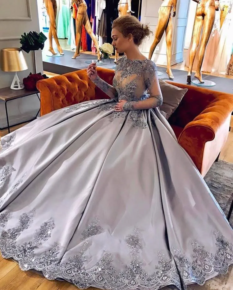 Plus Lilac Size Ball Gown Prom Bateau Neck Long Sleeves Crystal Appliques Satin Sparkly Evening Gowns Formal Celebrity Dresses S S s