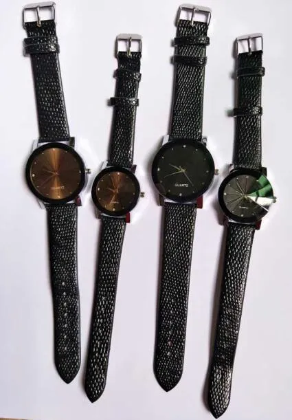 Hurtownie 50 sztuk / partia Mix Diamond Shape Leather Watch Lovers Lovers Watch WR029