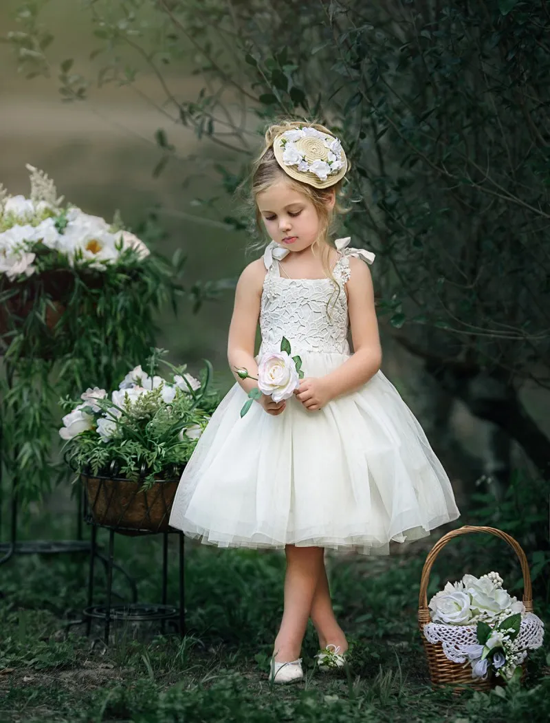 Robe à fleurs blanche pour filles, Design Simple, bon marché, avec des Appliques en dentelle, robes de concours en Tulle, longueur aux genoux, petites robes de mariée