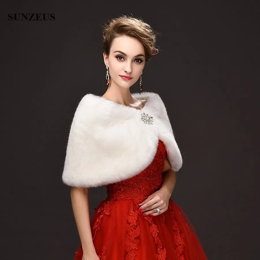 2017 Fashion Bolero Mariage Elegant damer Bröllop Kaps Varm päls Bridal Wraps Vinter Sjalar Estola de Pele Falso