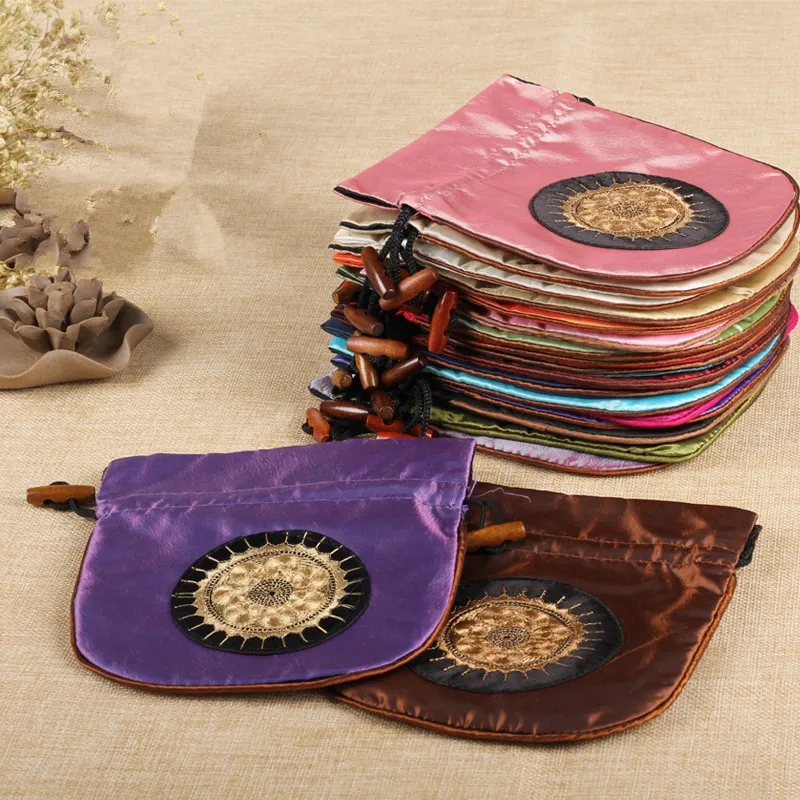 Borduurwerkzon Grote Trekkoord Pouch Chinese Satijn Stof Reizen Sieraden Cosmetische Opbergtas Lavendel Gedroogde Bloemen Spice Packaging Tassen