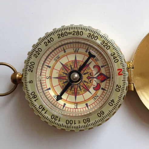 Lägsta pris Delikat Brass Pocket Outdoor Camping Compass Wholesale Golden Classic Antik