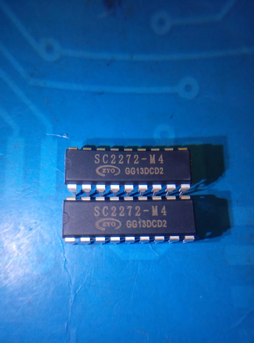 Venta al por mayor-libre del envío piezas de PC 2272 SC2272 SC2272-M4 DIP18