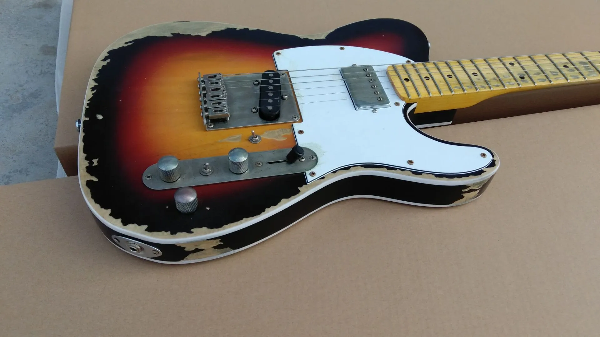 Custom Shop جيتار Masterbuilt من Andy Summers Heavy Relic 3 نغمات Sunburst TL جيتار كهربائي قديم ، ترصيع بنقطة سوداء ، موالفات عتيقة