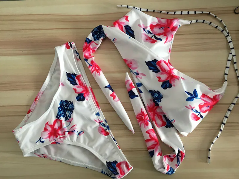 2017 New Sexy White Flower Print Set Swimsuit For Women Halterneck Drawstring Bikinis With Low Waist Bottom