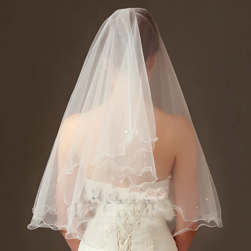 2019 Matrimonio Nuziale fatto a mano Strati multipli In rilievo Bordo a mezzaluna Accessori da sposa Velo 1M Lungo Colore bianco con pettine