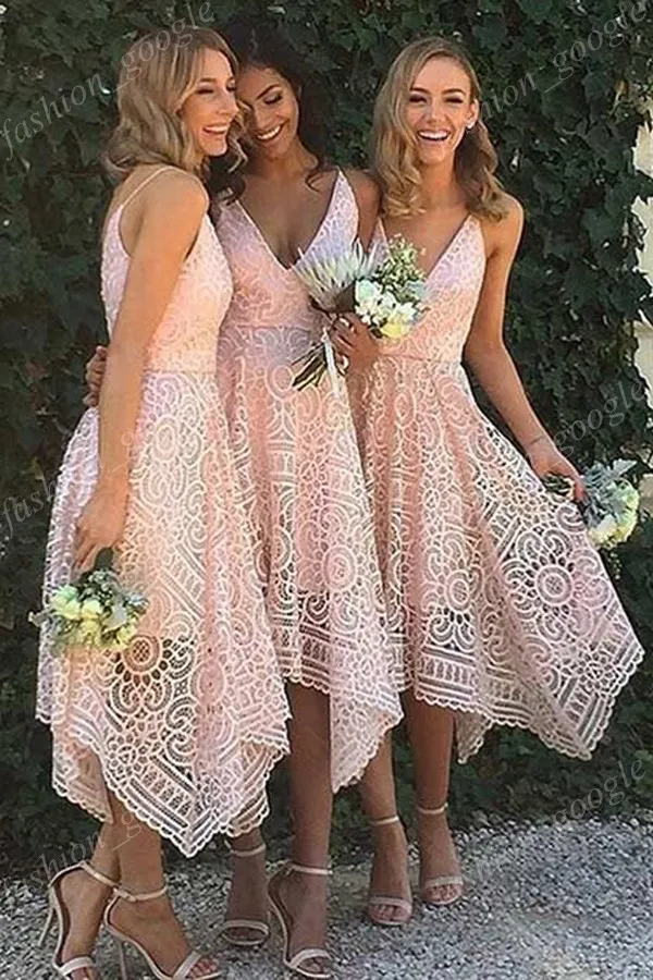 2017 Asymetryczne Wysokie Niski Boho Różowy Prom Party Dresses In Stock Dark Navy V Neck Krótkie sukienki Druhna Bohemian Lace Sukienka ślubna