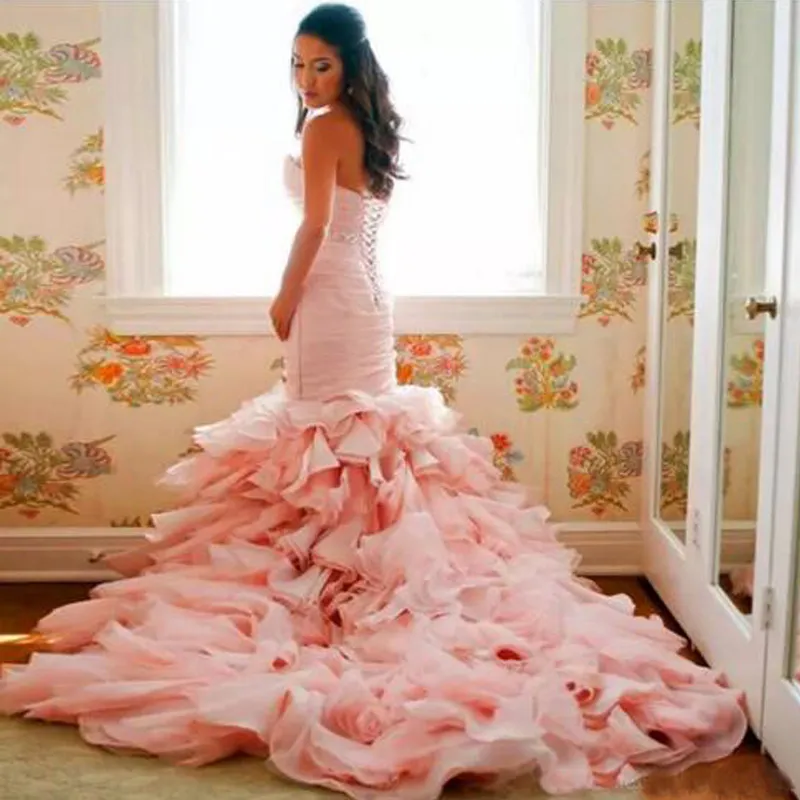 Çarpıcı Renkli Pembe Mermaid Gelinlik Sevgiliye Kolsuz Dantelli Ruffles Korse Gelin Törenlerinde Ruffles Etek Custom Made