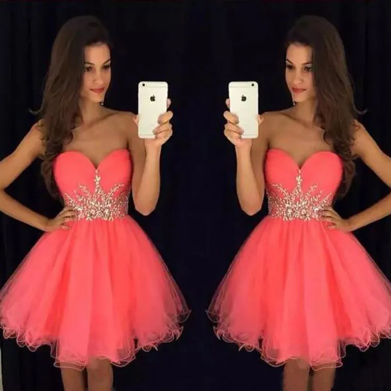 Wspaniałe Krótkie Suknie Homecoming Coral Różowy Tulle Party Dress Sweetheart Bez Rękawów Kryształy Tanie Custom Made Graduation Prom Dress