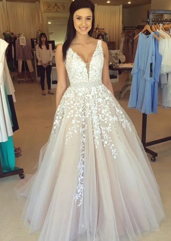 Gorgeous Sleeveless V-Neck Lace Appliques A-Line Wedding Dress Tulle Online Beading Sash Light Champagne Vestido De Noiva