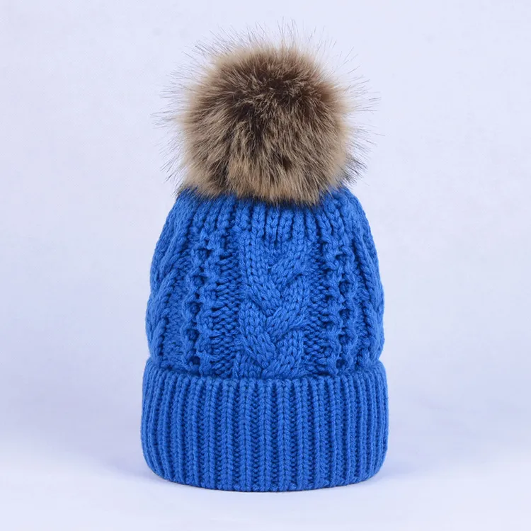 Winter Dicke Doppelschicht Bunte Schneekappen Wolle Gestrickte Mütze Hut Mit Künstlichen Waschbären Pelz Pom Poms Für Frauen Männer Hip Hop cap 20 stücke