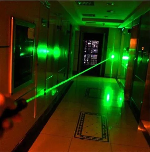 POINTEUR LASER VERT PUISSANT 10KM LAZER POINTER GREEN 1mW STYLO