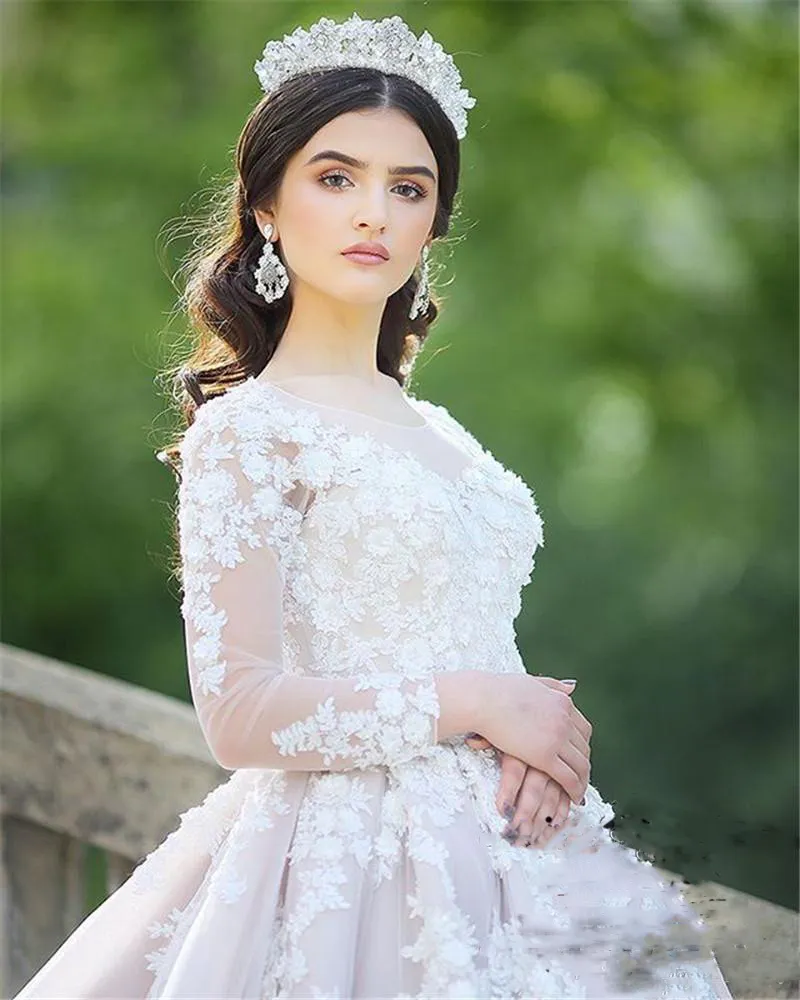 Luxe Dubaï Manches Longues Robes De Mariée 2018 Sheer Cou Dentelle Appliques Robes De Mariée Balayage Train Arabie Saoudite Robes De Mariage