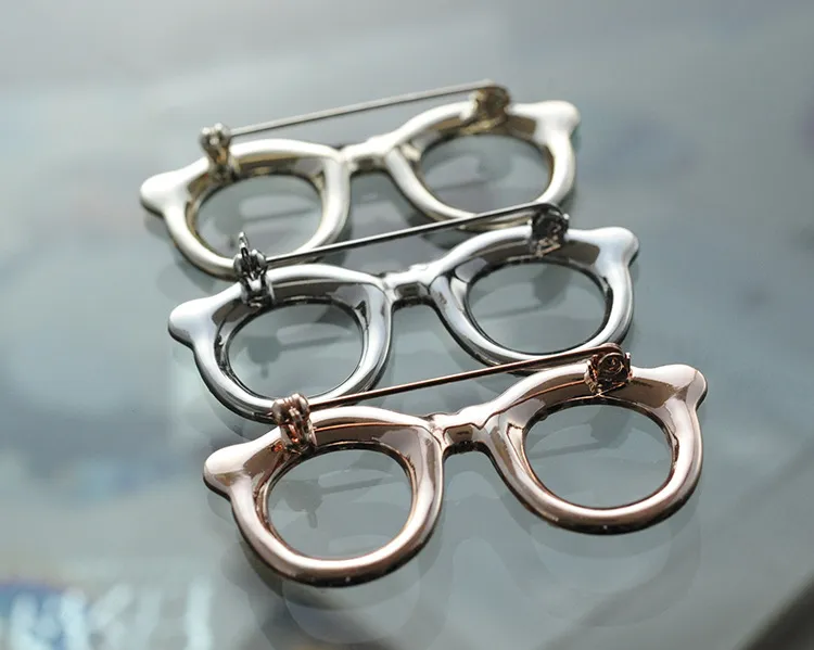 Cute fancy rhinestone brooch glasses holder design jewelry pin handmade brooch gold-plated brooches wholesale for women