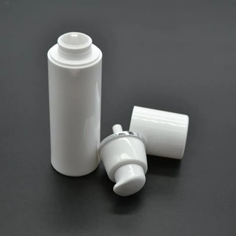 20 stks / partij 50 ml cilindrische zilveren rand lege cosmetische verpakking container plastic emulsie airless pomp fles garrafas spb103