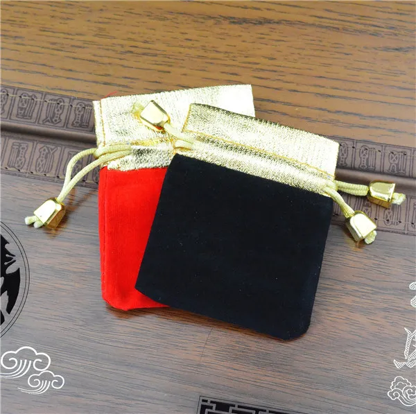 2017 wholesale/ 2 Farben 2 größen Samt Perlen Kordelzug Beutel Schmuck Verpackung Weihnachten Hochzeit Geschenk Taschen Schwarz Rot