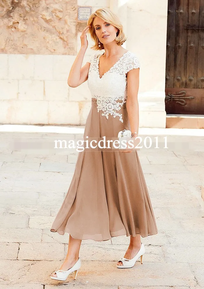 Vintage Elegant Chiffon Plus Size Mother Of The Bride Dresses With Short Sleeve V-Neck Lace Groom Pant Suits Gowns For Weddings