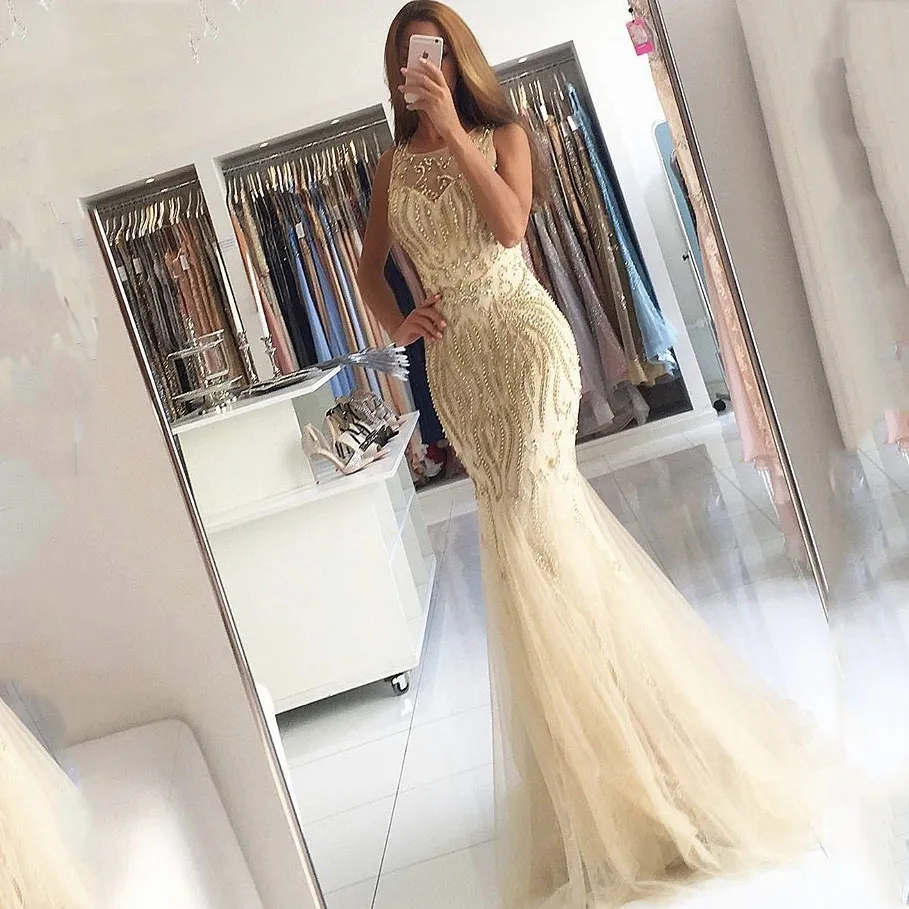 Elegant Evening Dresses 2019 Vestidos De Fiesta Scoop Neck Appliqued Beaded Pearls Sleeveless Mermaid Champagne Prom Gowns