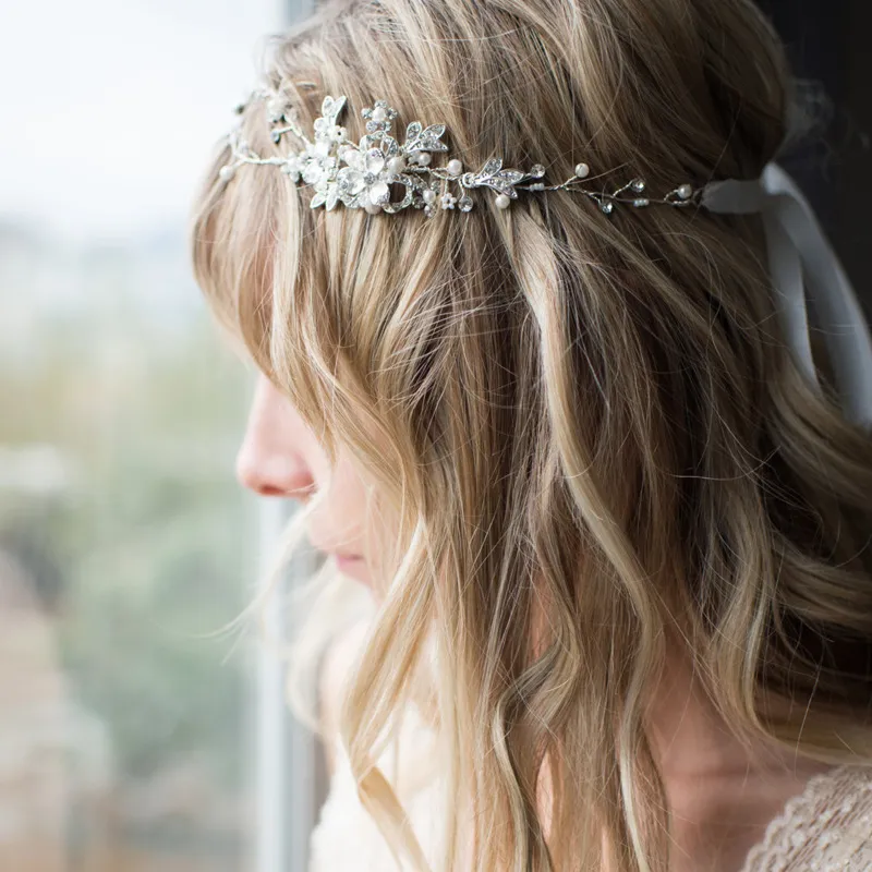 Fascia capelli flessibile in argento oro rosa di alta qualità Fascia capelli floreale con strass in cristallo Accessorio capelli da sposa con perline a mano 1120471