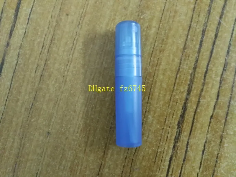 50 adet / grup Ücretsiz Kargo Toptan Yüksek kalite 3 ML 5 ML Mini Plastik Sprey Şişe Boş Parfüm şişeleri 3 renkler